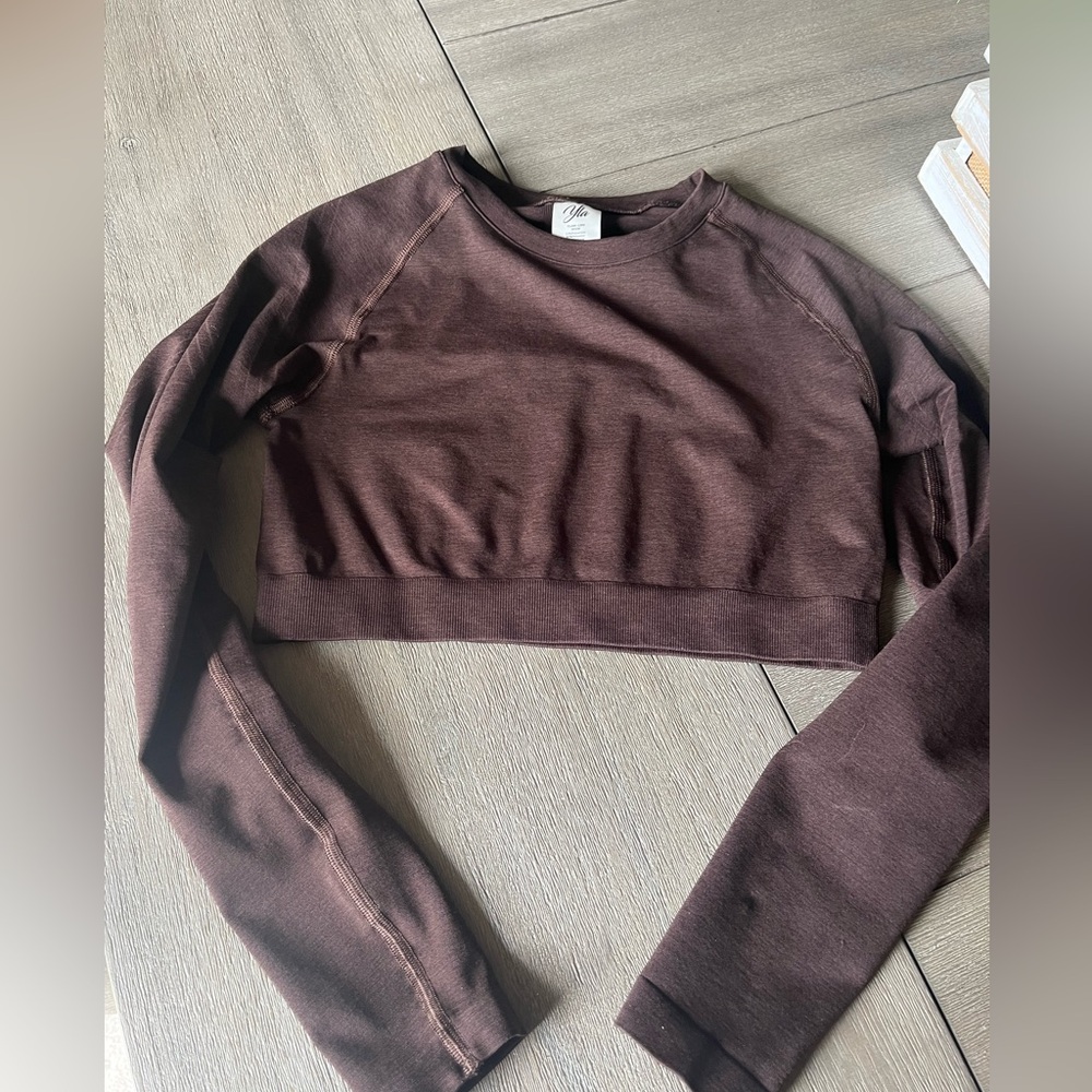 YoungLa Crop